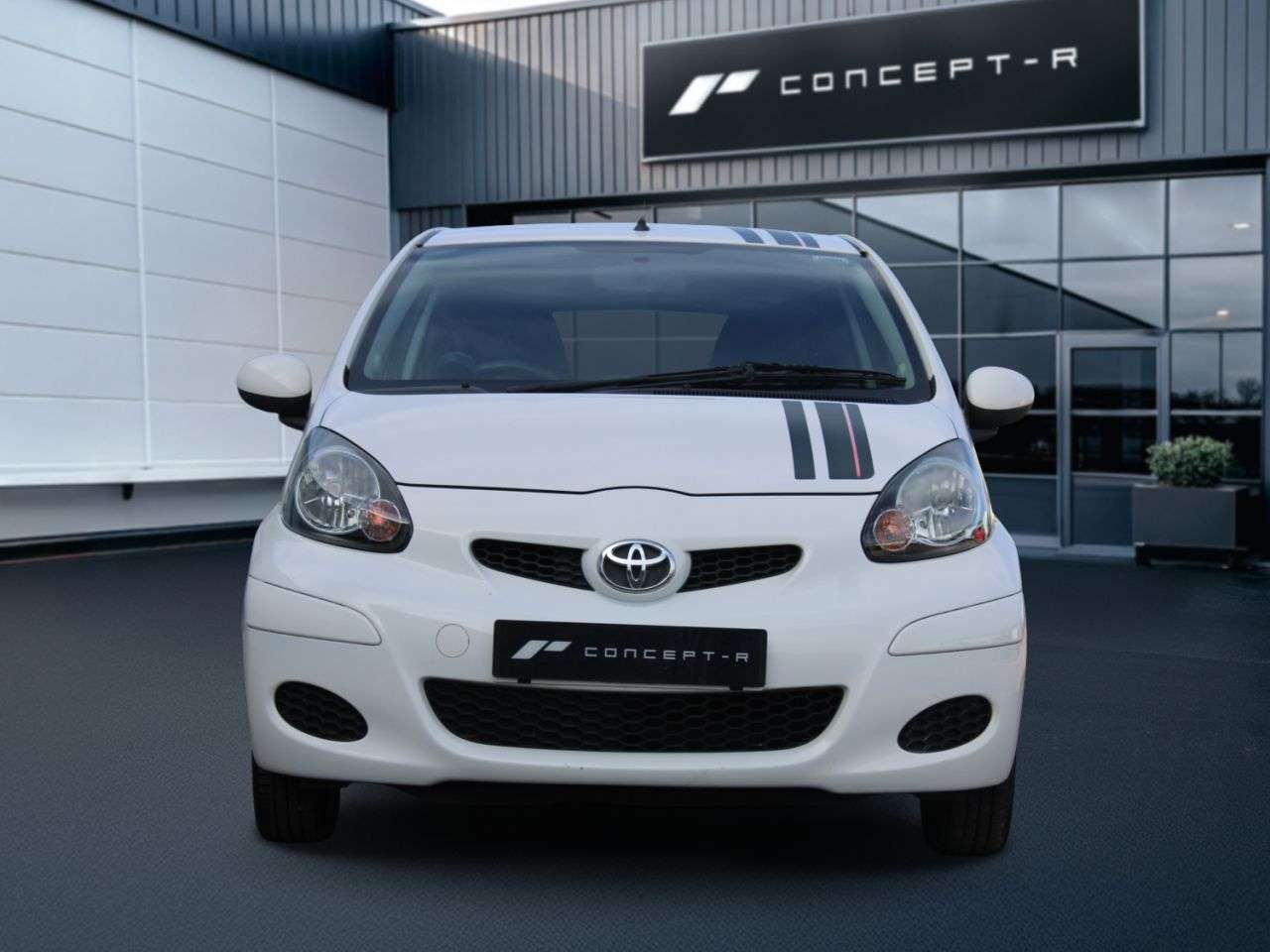 A 2011 TOYOTA AYGO 1.0 VVT-i Go Hatchback 3dr Petrol Manual Euro 5 (67 ps) **ONLY 28705 MILES A 2011 TOYOTA AYGO 1.0 VVT-i Go Hatchback 3dr Petrol Manual Euro 5 (67 ps) **ONLY 28705 MILES