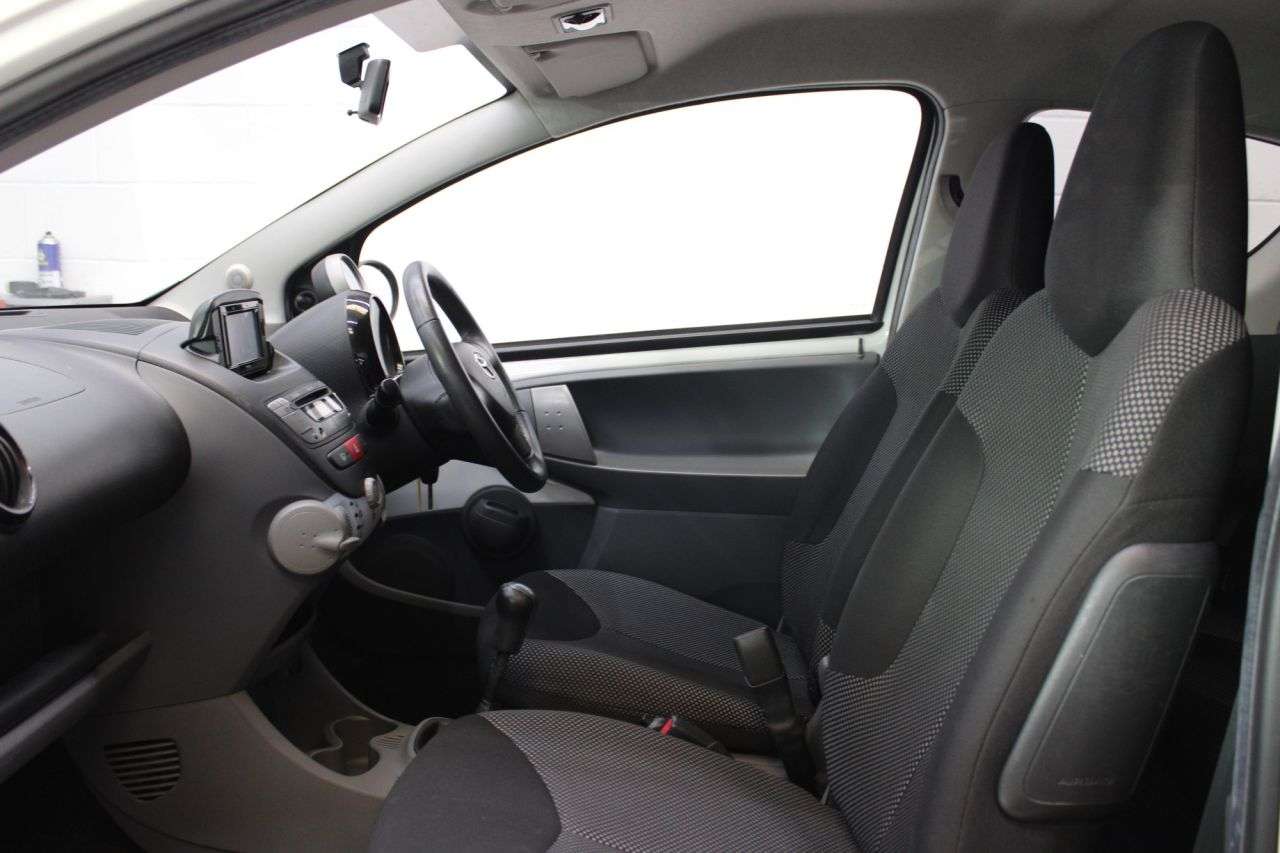 2011 TOYOTA AYGO 2011 TOYOTA AYGO