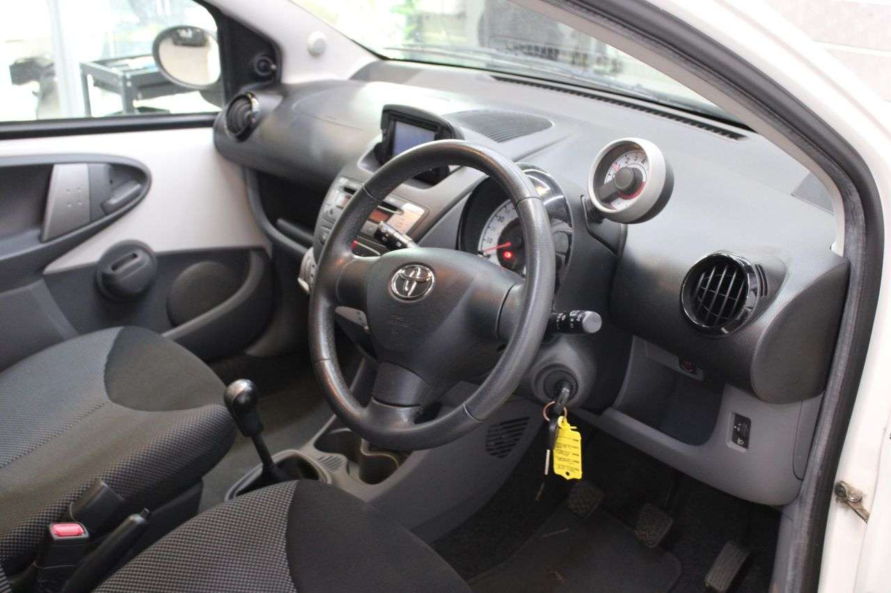 2011 TOYOTA AYGO 2011 TOYOTA AYGO