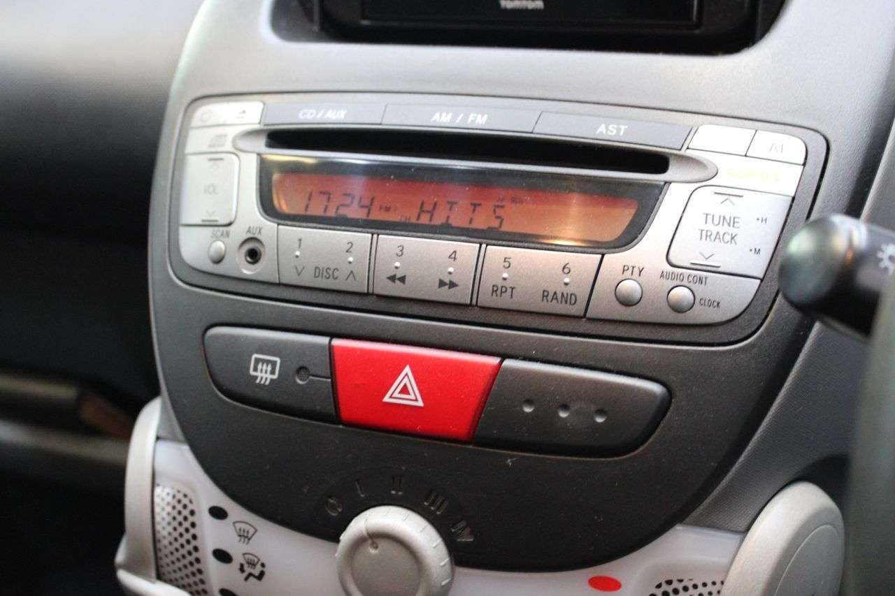 2011 TOYOTA AYGO 2011 TOYOTA AYGO