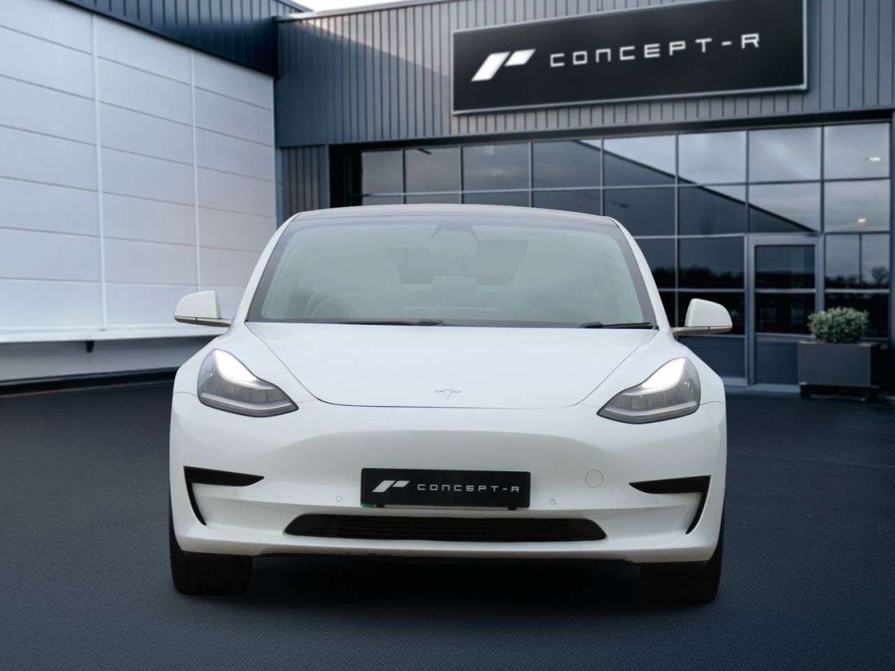 A 2020 TESLA MODEL 3 Standard Range Plus Saloon 4dr Electric Auto RWD (241 bhp) ***ONLY 1 OWNER A 2020 TESLA MODEL 3 Standard Range Plus Saloon 4dr Electric Auto RWD (241 bhp) ***ONLY 1 OWNER