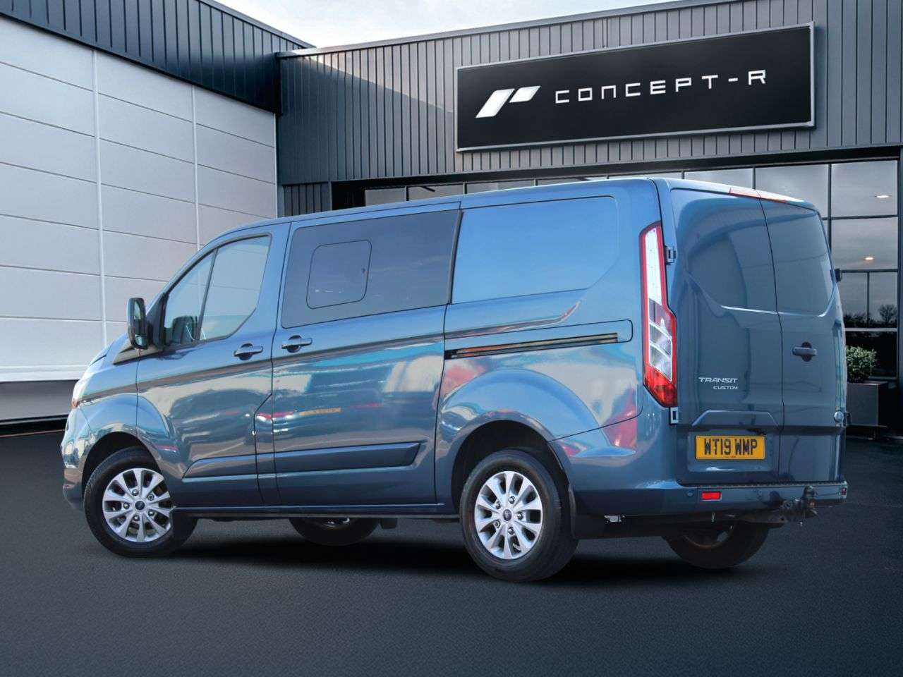 A 2019 FORD TRANSIT CUSTOM 2.0 300 EcoBlue Limited Crew Van Double Cab 5dr Diesel Auto L1 H1 Euro 6 (s A 2019 FORD TRANSIT CUSTOM 2.0 300 EcoBlue Limited Crew Van Double Cab 5dr Diesel Auto L1 H1 Euro 6 (s