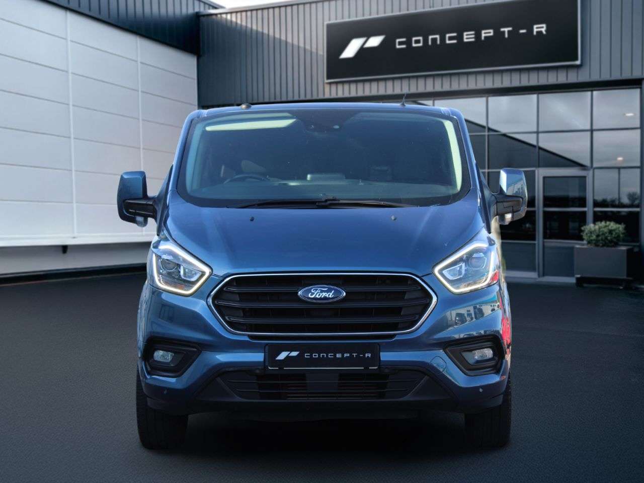 A 2019 FORD TRANSIT CUSTOM 2.0 300 EcoBlue Limited Crew Van Double Cab 5dr Diesel Auto L1 H1 Euro 6 (s A 2019 FORD TRANSIT CUSTOM 2.0 300 EcoBlue Limited Crew Van Double Cab 5dr Diesel Auto L1 H1 Euro 6 (s