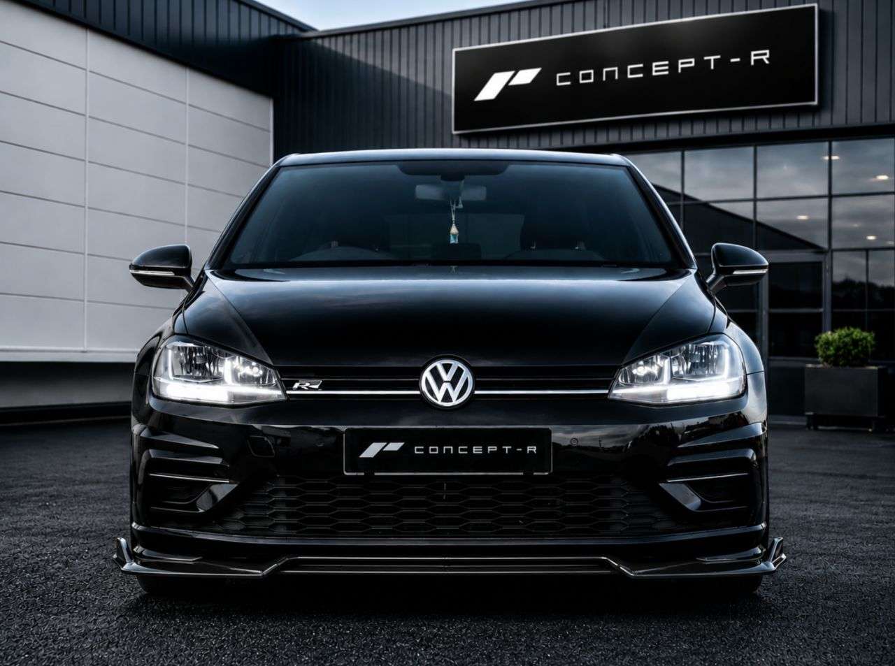 A 2019 VOLKSWAGEN GOLF 1.5 TSI EVO GPF R-Line Hatchback 5dr Petrol DSG Euro 6 (s/s) (150 ps) ***12 A 2019 VOLKSWAGEN GOLF 1.5 TSI EVO GPF R-Line Hatchback 5dr Petrol DSG Euro 6 (s/s) (150 ps) ***12