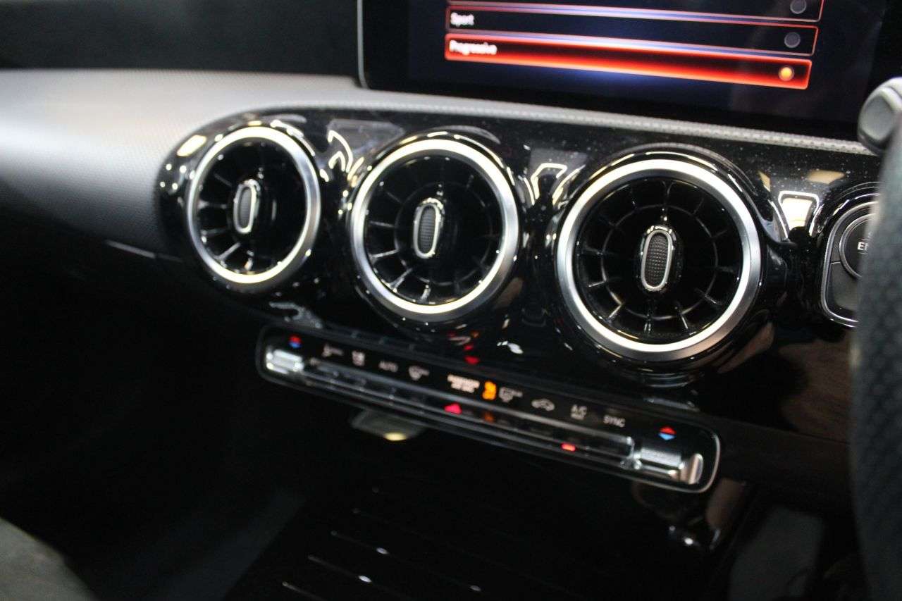 2020 MERCEDES-BENZ A CLASS 2020 MERCEDES-BENZ A CLASS