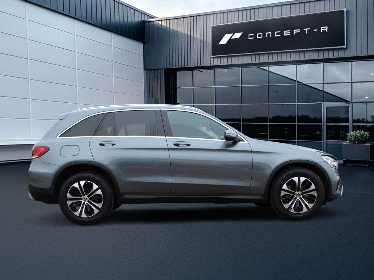 A 2019 MERCEDES-BENZ GLC 2.0 GLC220d Sport SUV 5dr Diesel G-Tronic+ 4MATIC Euro 6 (s/s) (194 ps) **F A 2019 MERCEDES-BENZ GLC 2.0 GLC220d Sport SUV 5dr Diesel G-Tronic+ 4MATIC Euro 6 (s/s) (194 ps) **F