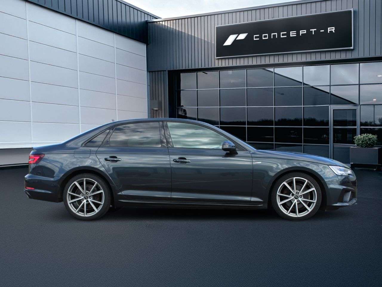 A 2019 AUDI A4 2.0 TFSI 35 Black Edition Saloon 4dr Petrol Manual Euro 6 (s/s) (150 ps) ++ A 2019 AUDI A4 2.0 TFSI 35 Black Edition Saloon 4dr Petrol Manual Euro 6 (s/s) (150 ps) ++