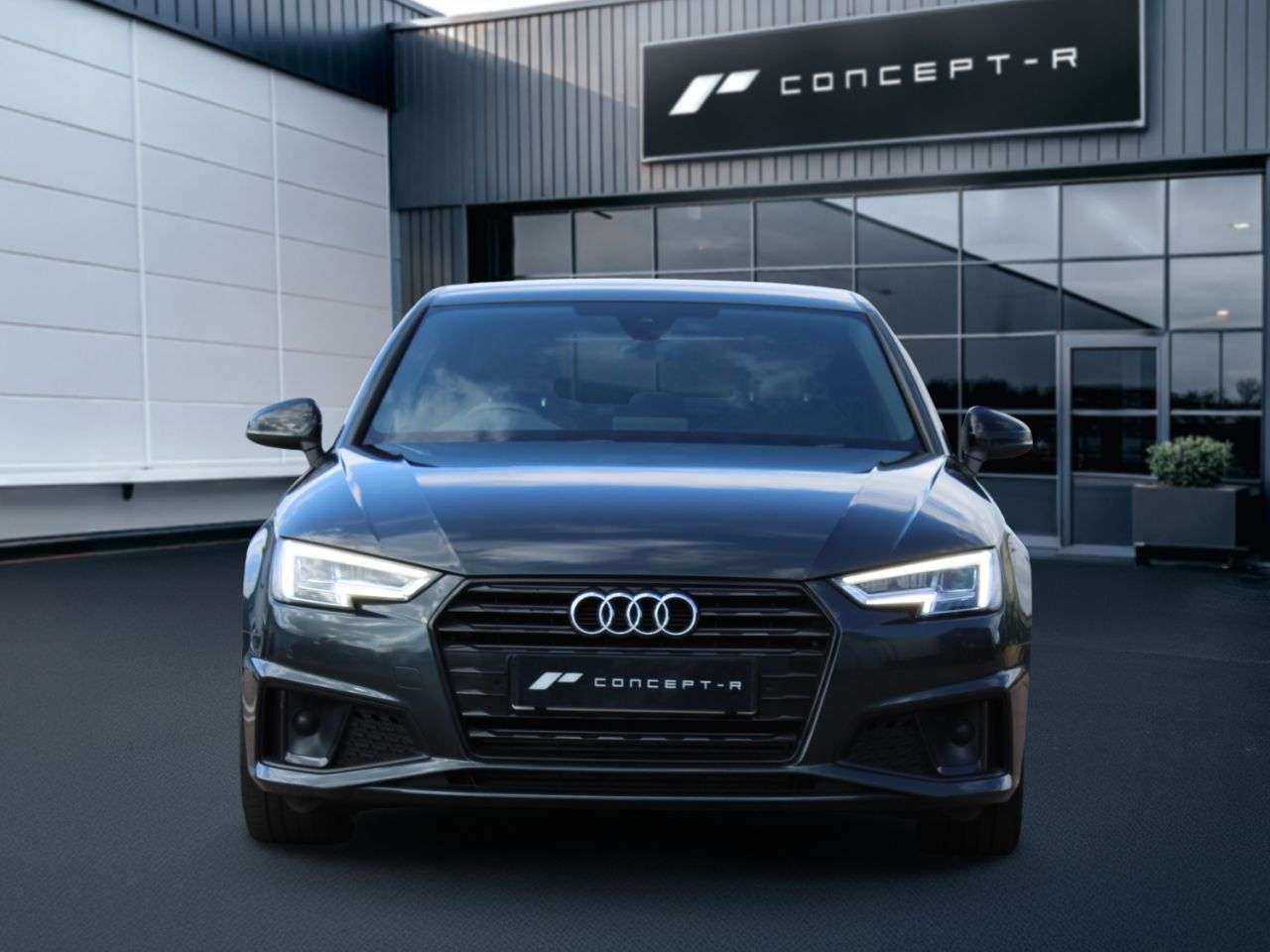 A 2019 AUDI A4 2.0 TFSI 35 Black Edition Saloon 4dr Petrol Manual Euro 6 (s/s) (150 ps) ++ A 2019 AUDI A4 2.0 TFSI 35 Black Edition Saloon 4dr Petrol Manual Euro 6 (s/s) (150 ps) ++