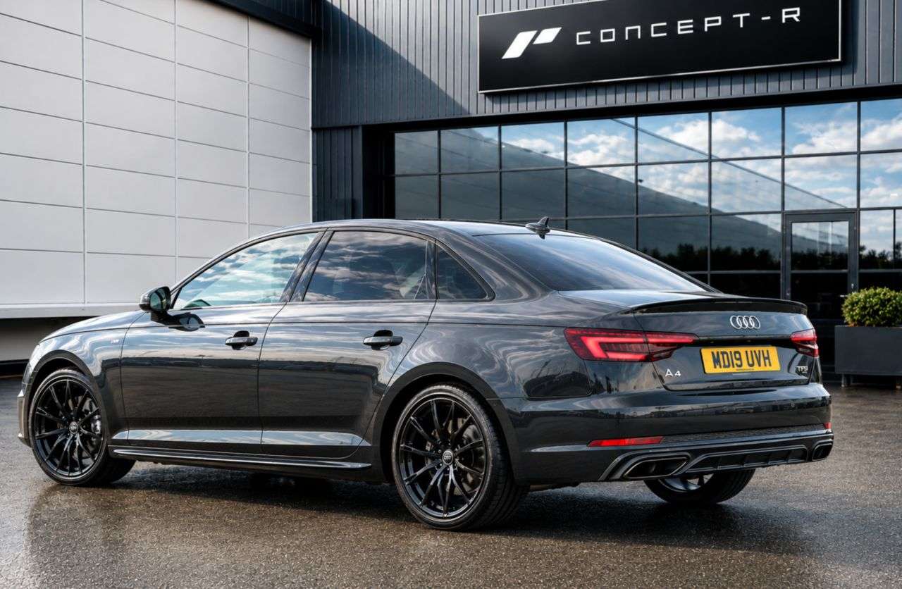 A 2019 AUDI A4 2.0 TFSI 35 Black Edition Saloon 4dr Petrol Manual Euro 6 (s/s) (150 ps) ++ A 2019 AUDI A4 2.0 TFSI 35 Black Edition Saloon 4dr Petrol Manual Euro 6 (s/s) (150 ps) ++