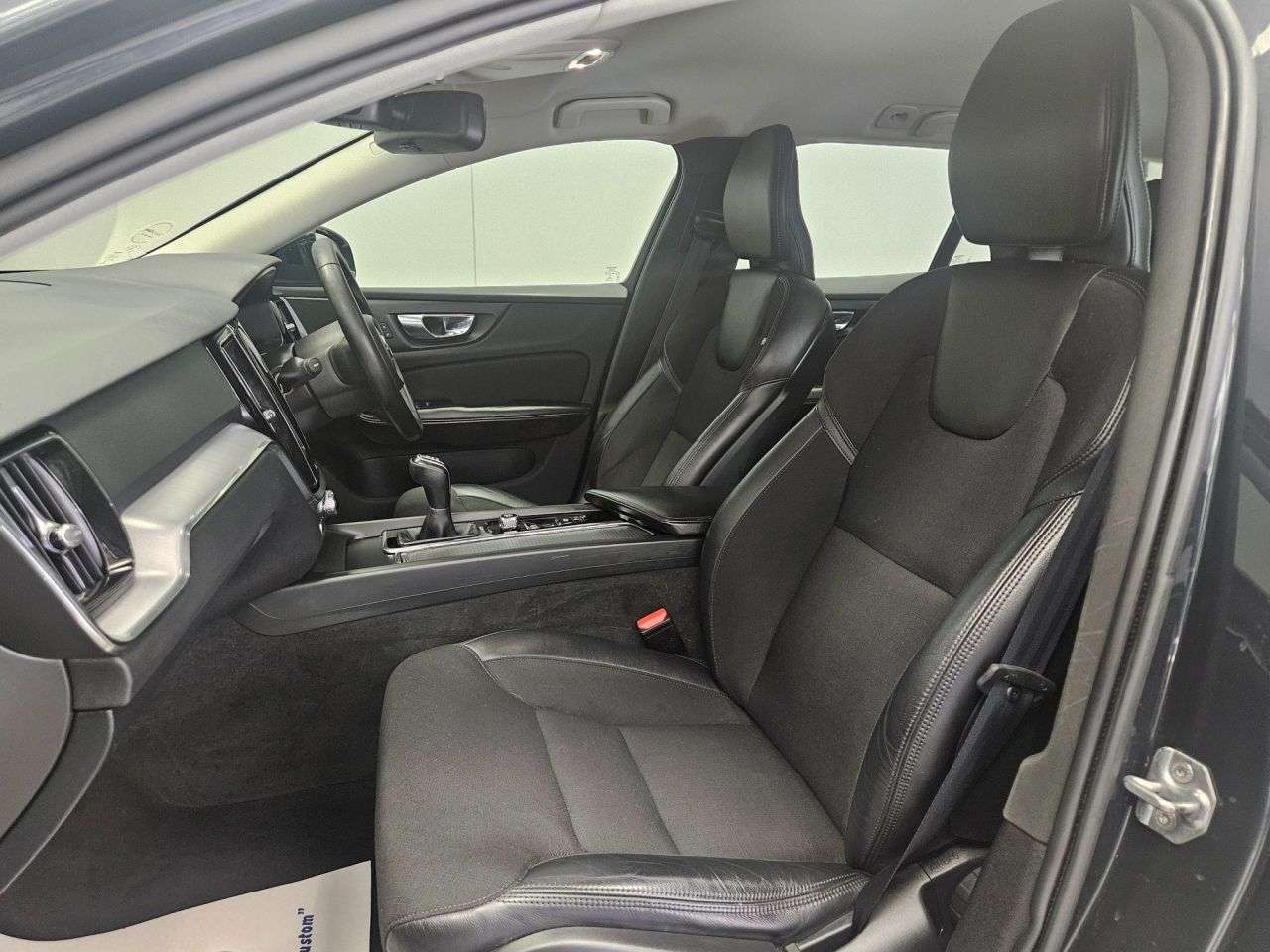 2019 VOLVO V60 2019 VOLVO V60