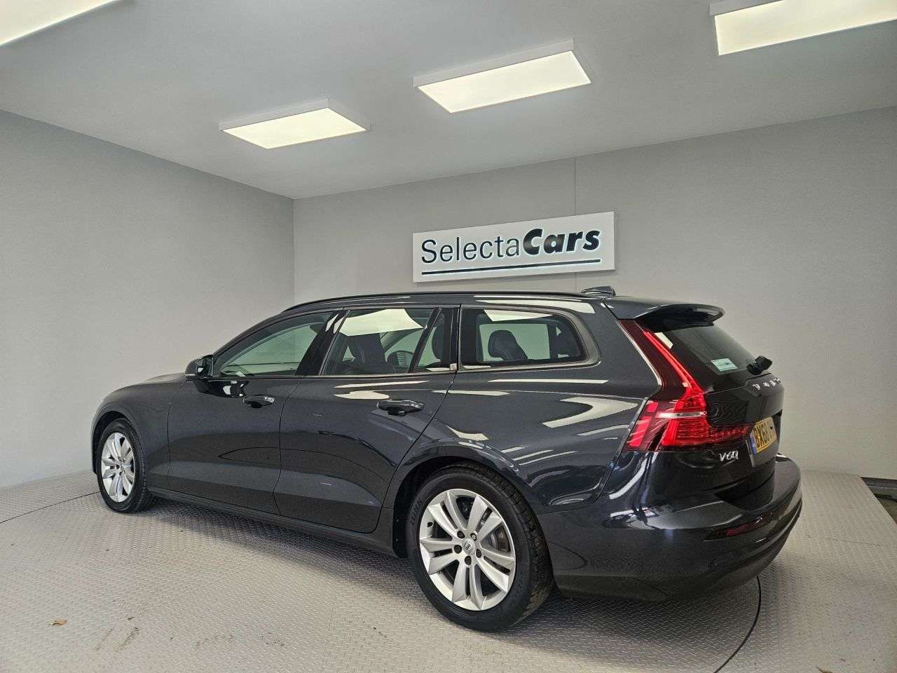 2019 VOLVO V60 2019 VOLVO V60
