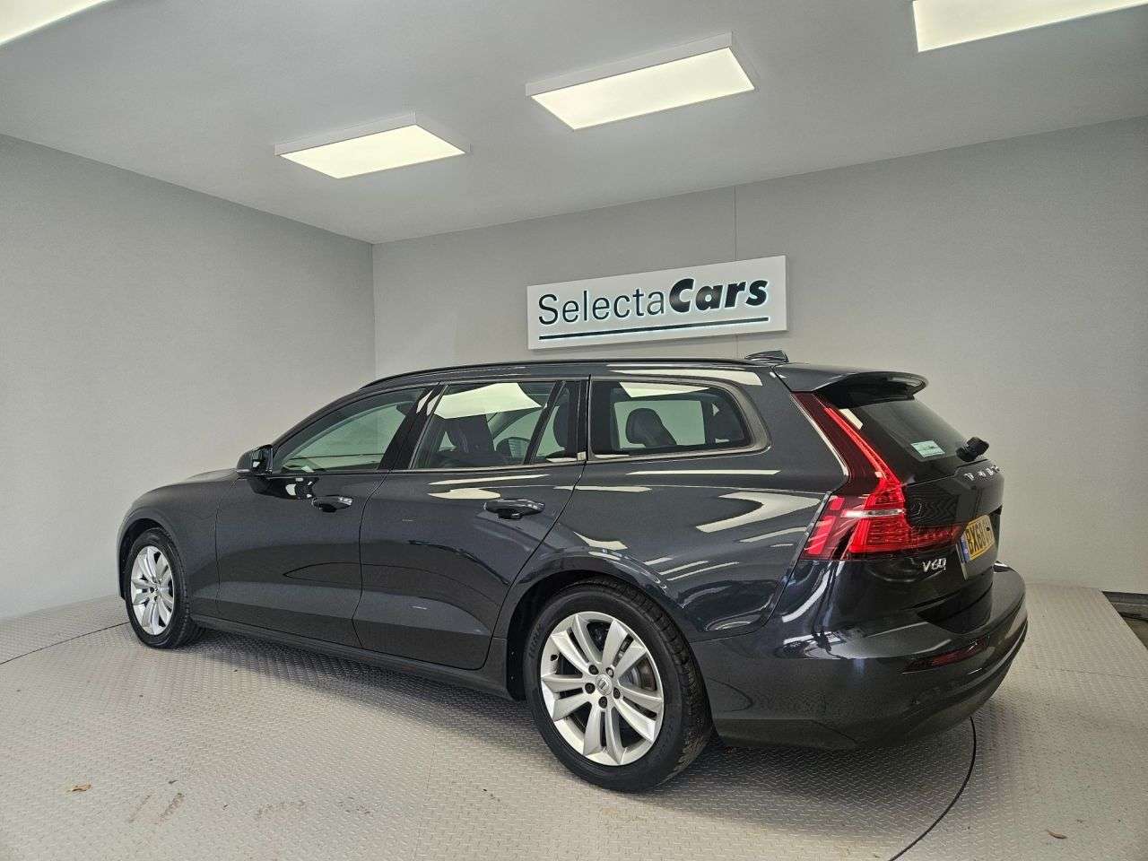 2019 VOLVO V60 2019 VOLVO V60