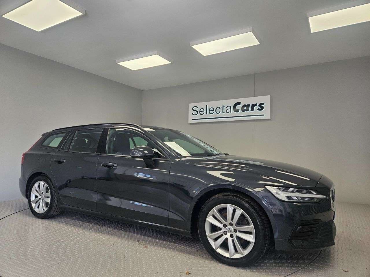 2019 VOLVO V60 2019 VOLVO V60
