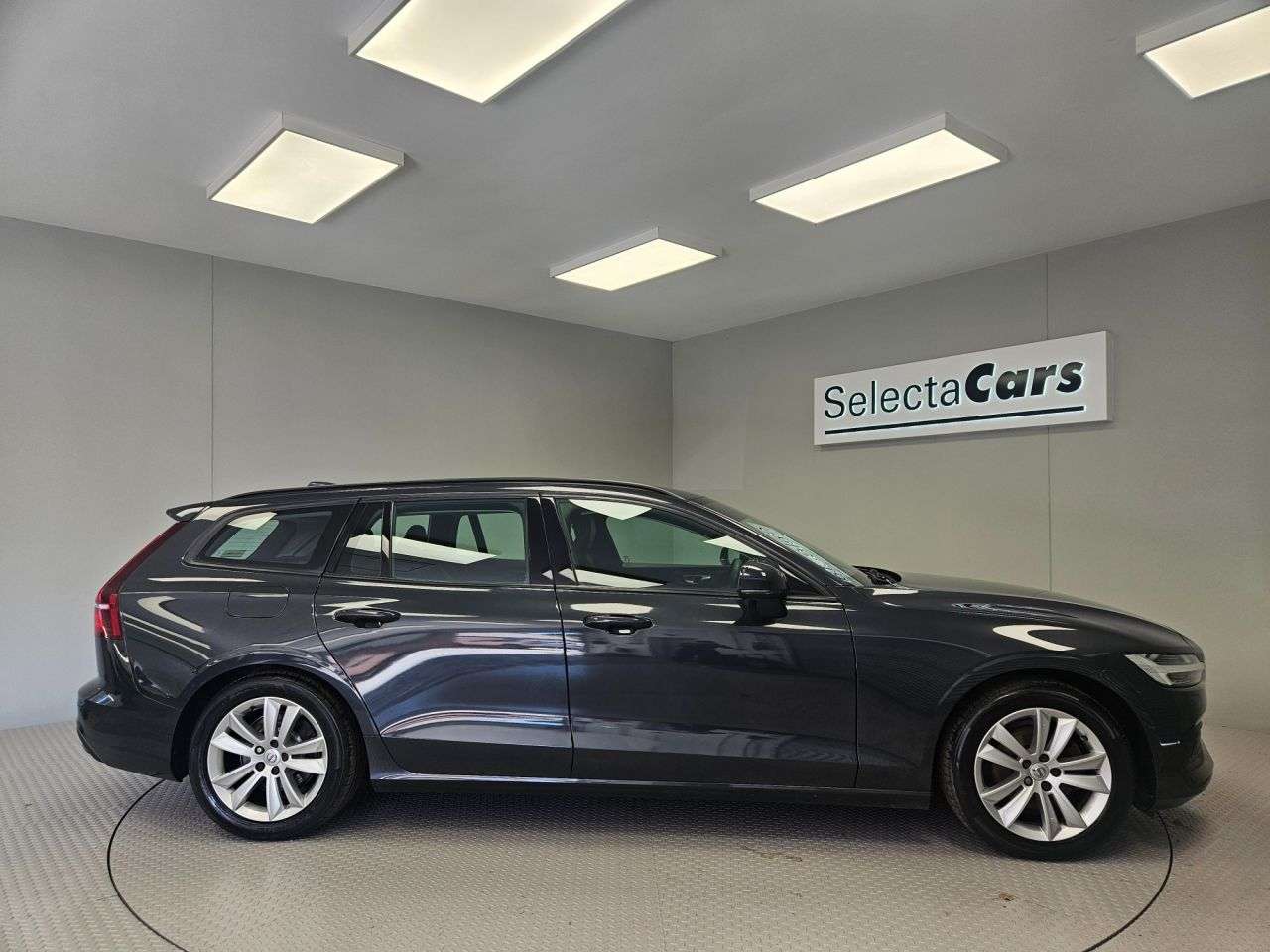 2019 VOLVO V60 2019 VOLVO V60