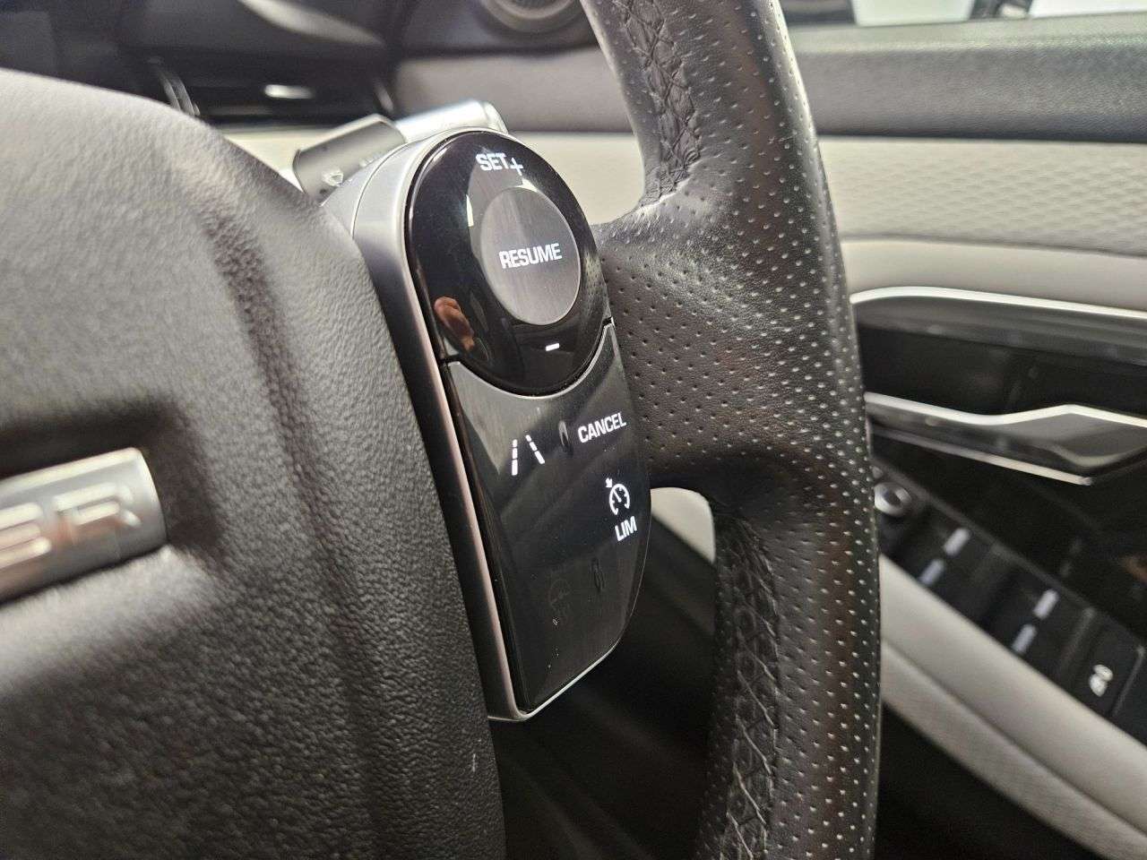 2019 LAND ROVER RANGE ROVER EVOQUE 2019 LAND ROVER RANGE ROVER EVOQUE