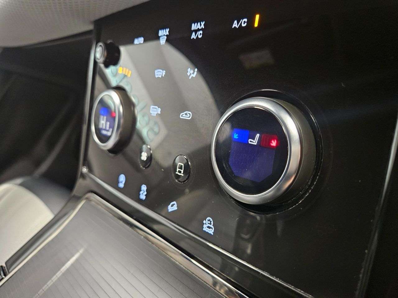 2019 LAND ROVER RANGE ROVER EVOQUE 2019 LAND ROVER RANGE ROVER EVOQUE