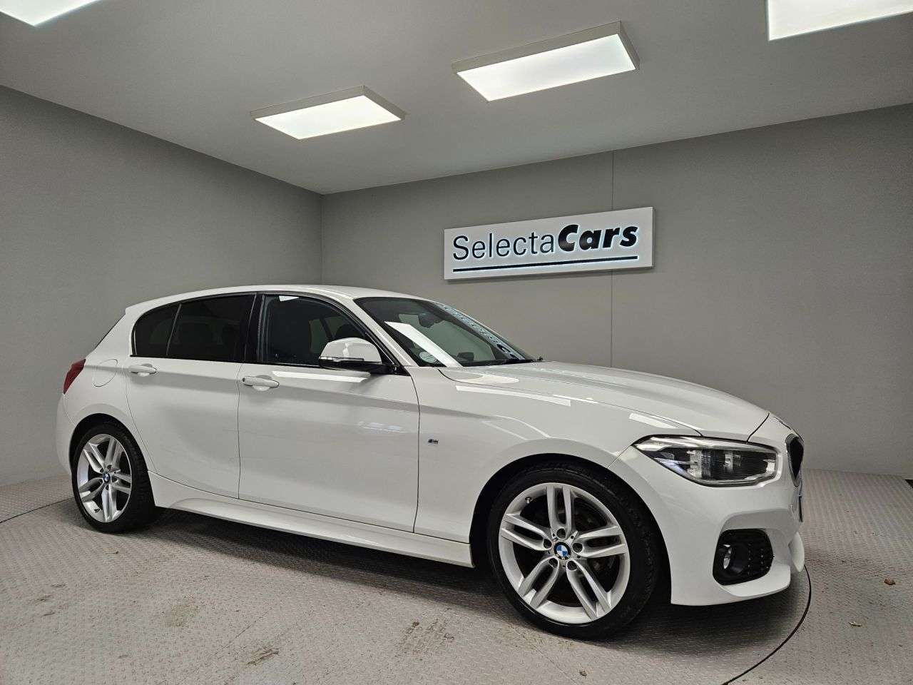 A 2016 BMW 1 SERIES 1.5 116d M Sport Hatchback 5dr Diesel Auto Euro 6 (s/s) (116 ps) A 2016 BMW 1 SERIES 1.5 116d M Sport Hatchback 5dr Diesel Auto Euro 6 (s/s) (116 ps)