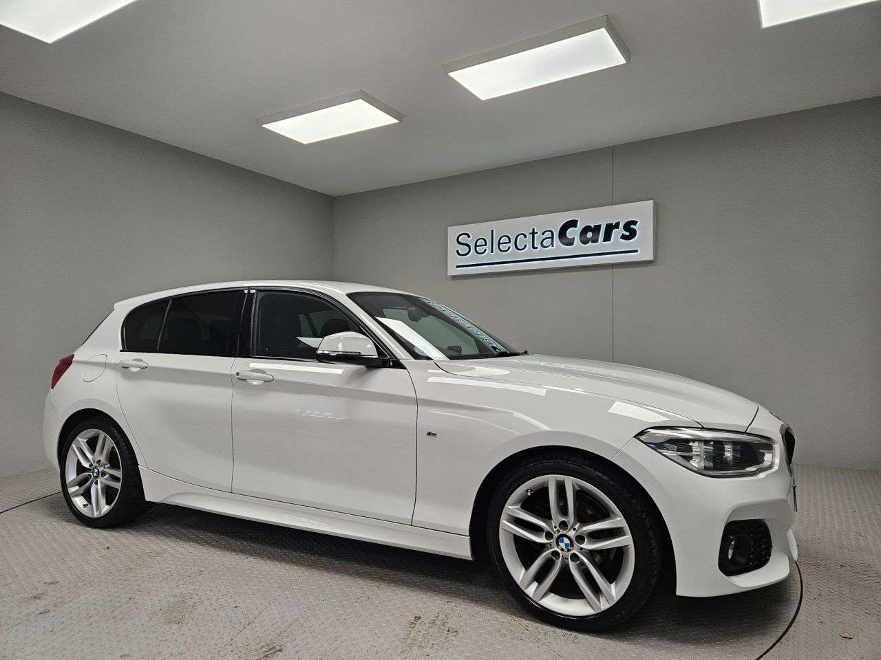 A 2016 BMW 1 SERIES 1.5 116d M Sport Hatchback 5dr Diesel Auto Euro 6 (s/s) (116 ps) A 2016 BMW 1 SERIES 1.5 116d M Sport Hatchback 5dr Diesel Auto Euro 6 (s/s) (116 ps)