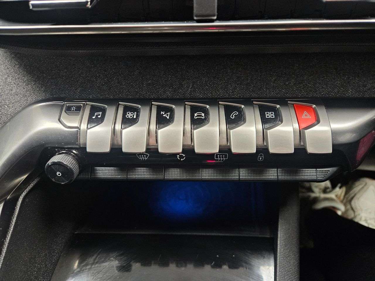 2017 PEUGEOT 3008 2017 PEUGEOT 3008