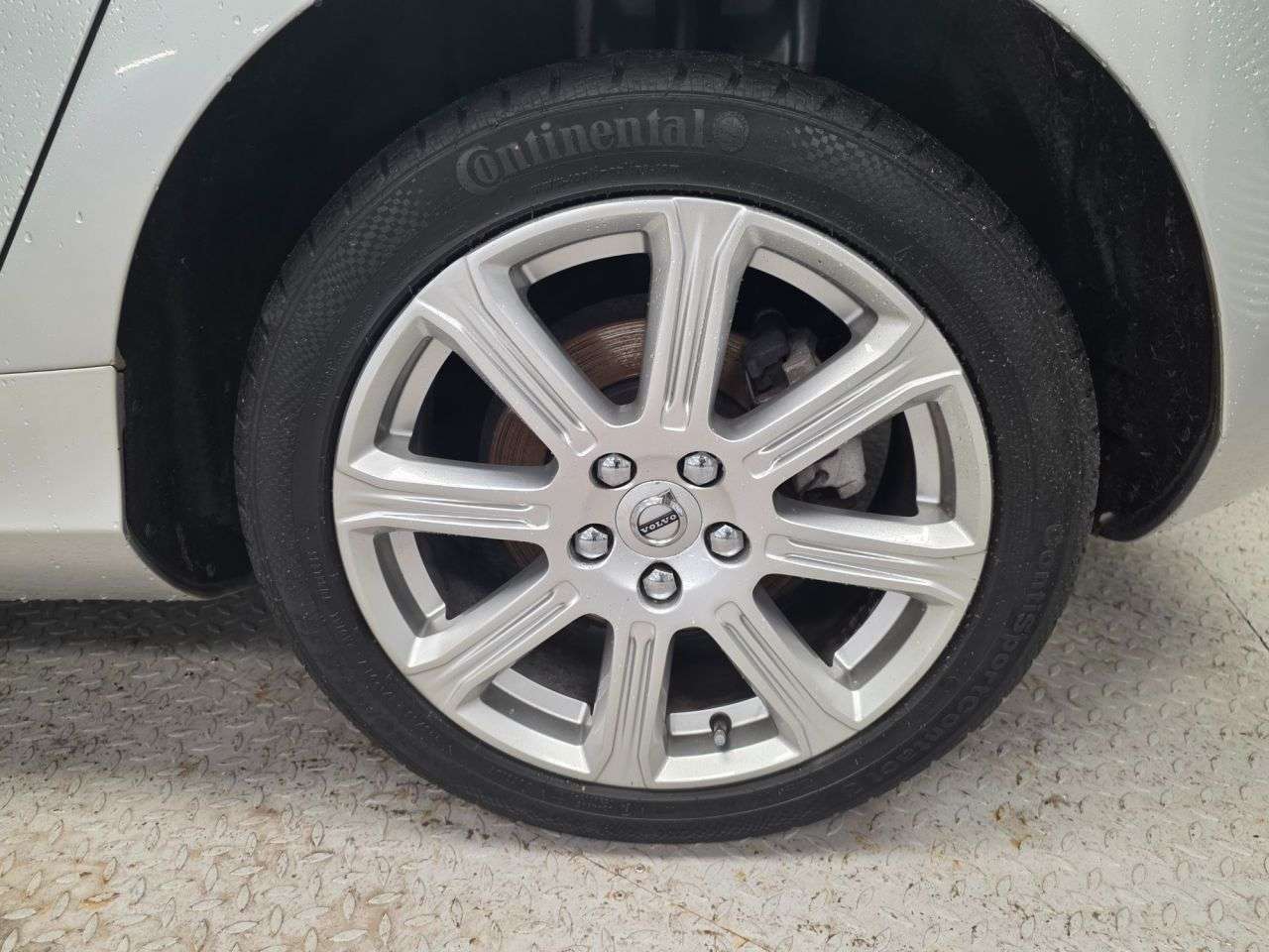 2018 VOLVO V40 2018 VOLVO V40