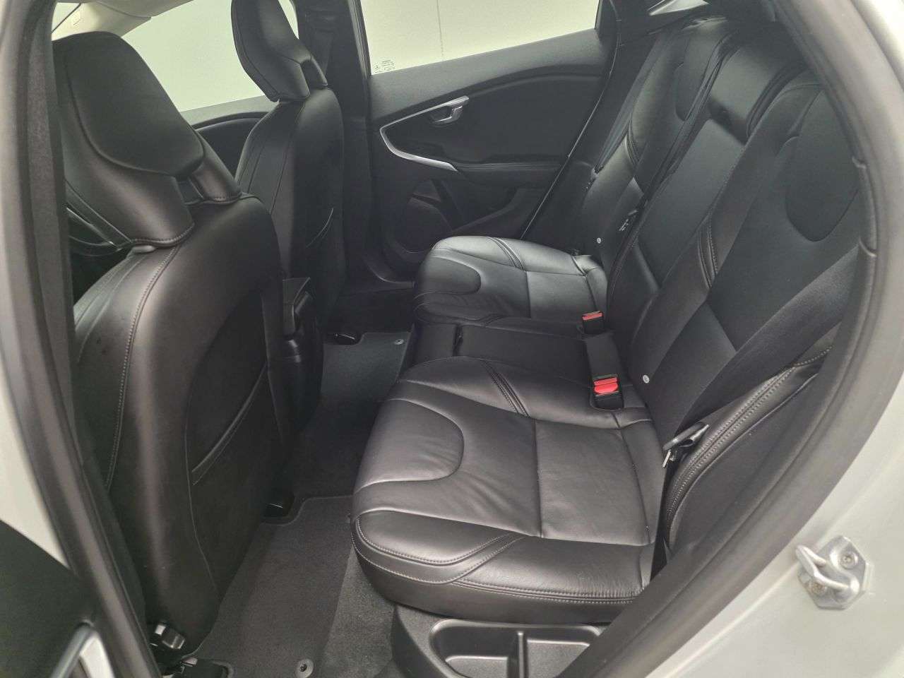 2018 VOLVO V40 2018 VOLVO V40