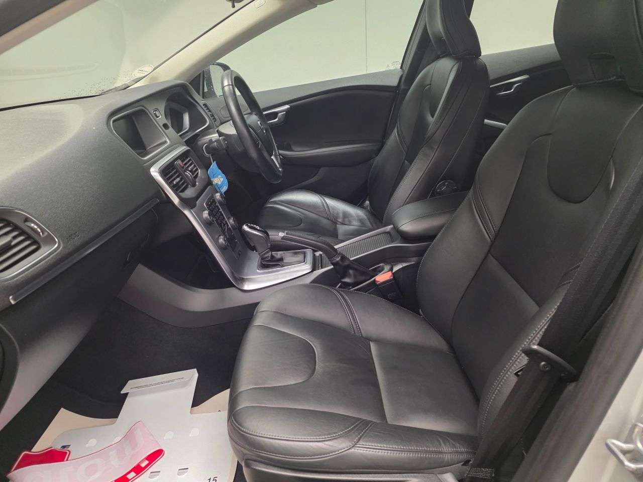 2018 VOLVO V40 2018 VOLVO V40