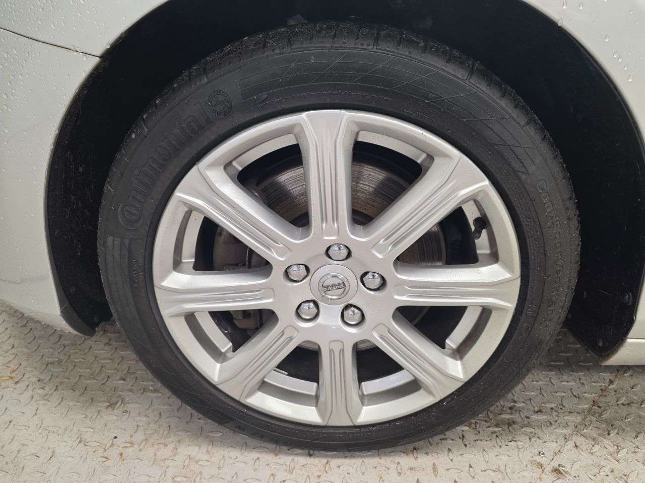 2018 VOLVO V40 2018 VOLVO V40