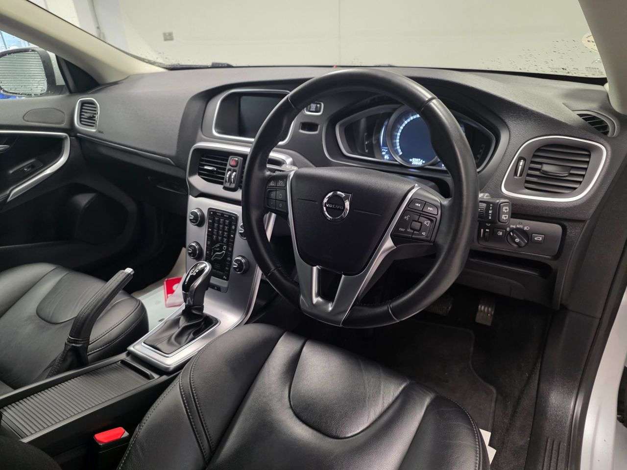 2018 VOLVO V40 2018 VOLVO V40