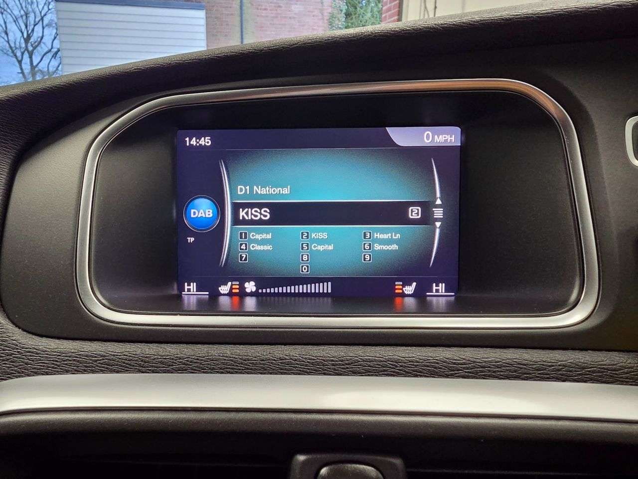 2018 VOLVO V40 2018 VOLVO V40