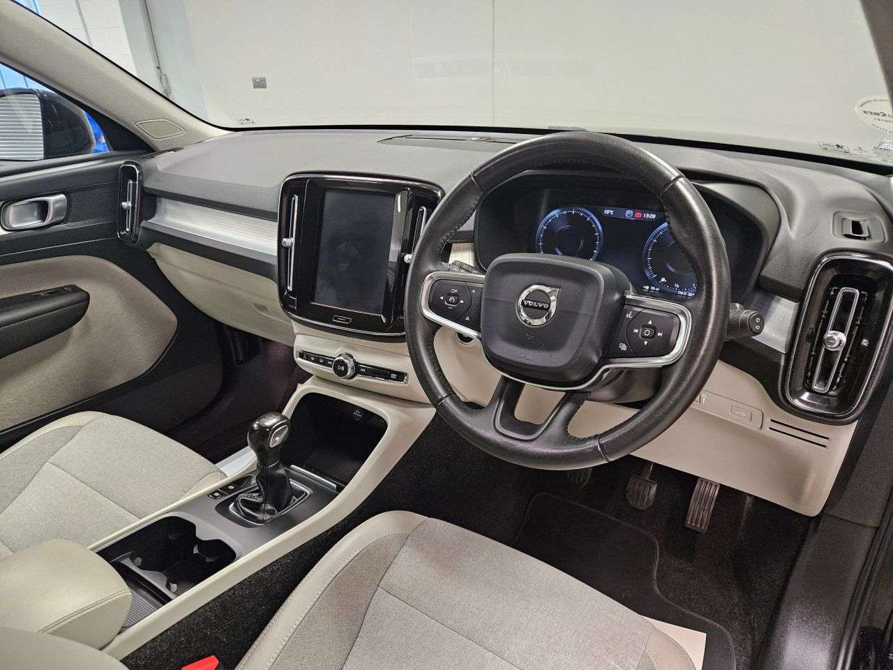 2018 VOLVO XC40 2018 VOLVO XC40