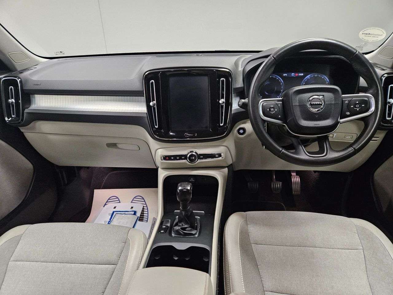 2018 VOLVO XC40 2018 VOLVO XC40