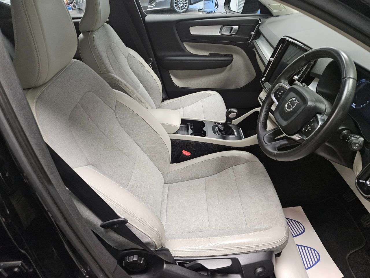 2018 VOLVO XC40 2018 VOLVO XC40