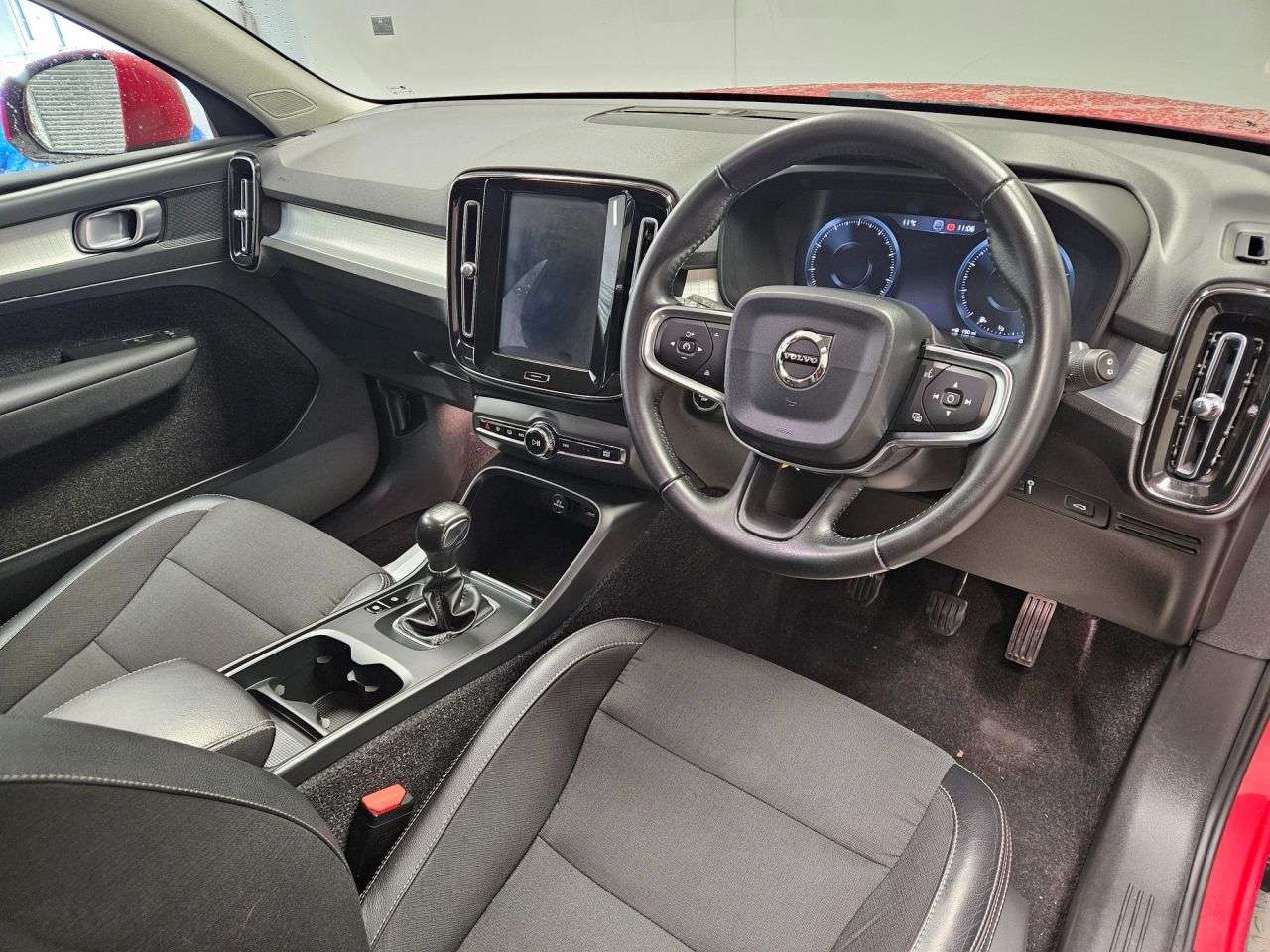 2019 VOLVO XC40 2019 VOLVO XC40