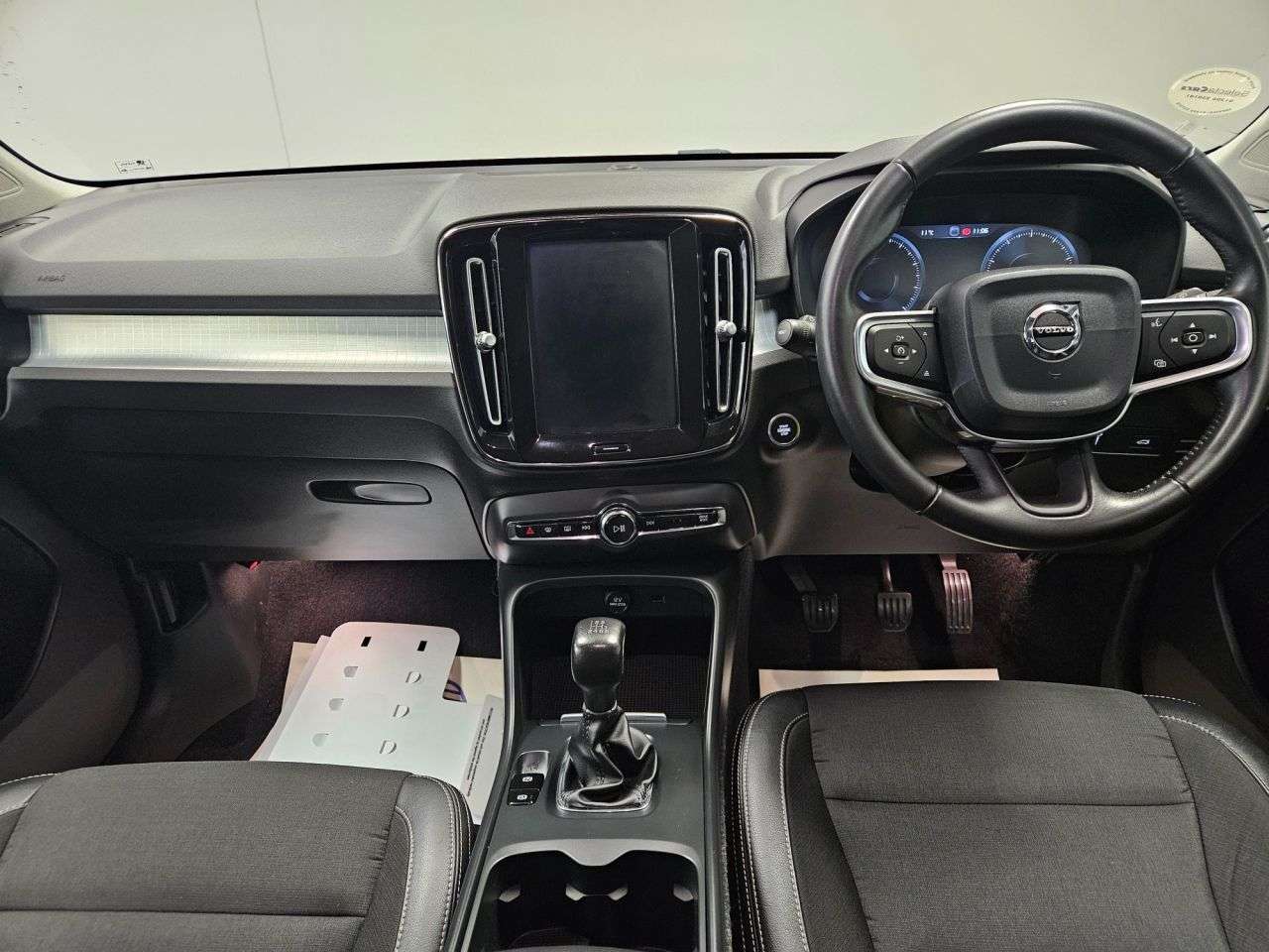 2019 VOLVO XC40 2019 VOLVO XC40