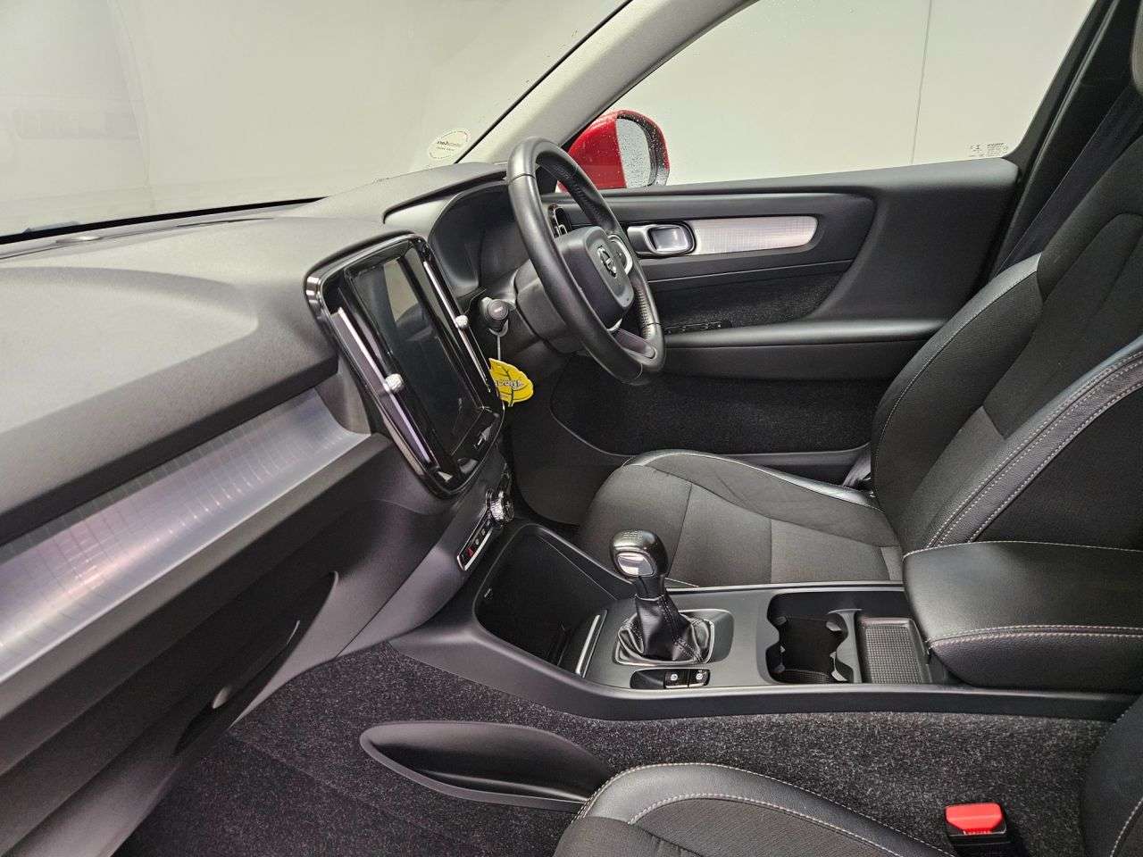 2019 VOLVO XC40 2019 VOLVO XC40