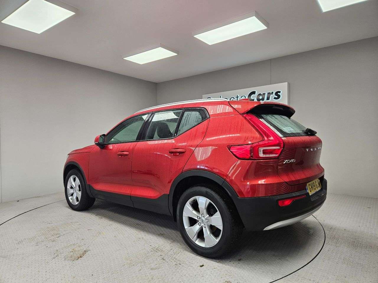 2019 VOLVO XC40 2019 VOLVO XC40