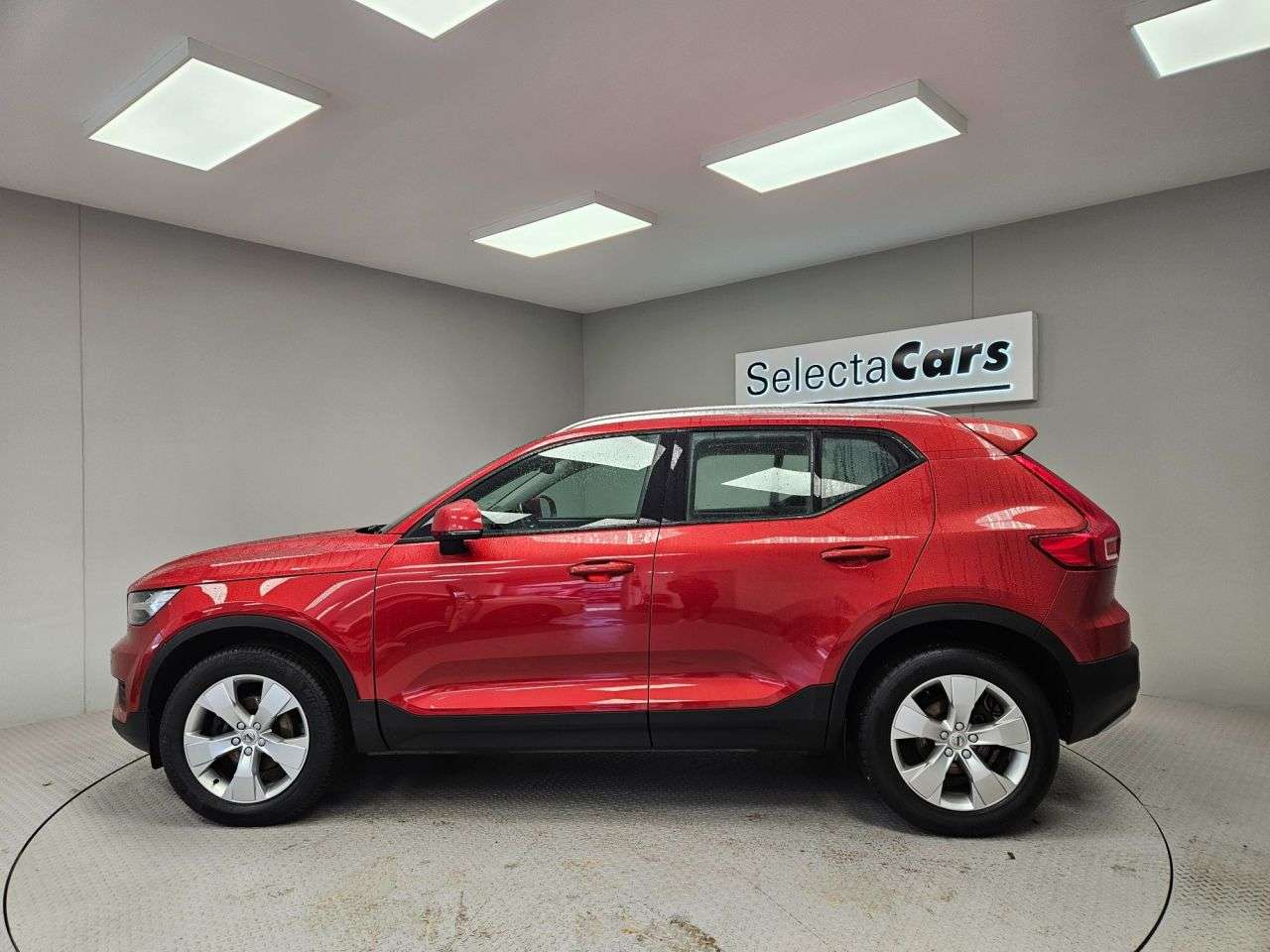 2019 VOLVO XC40 2019 VOLVO XC40