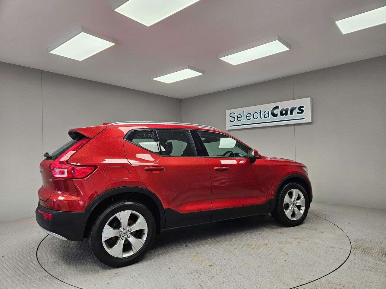 2019 VOLVO XC40 2019 VOLVO XC40