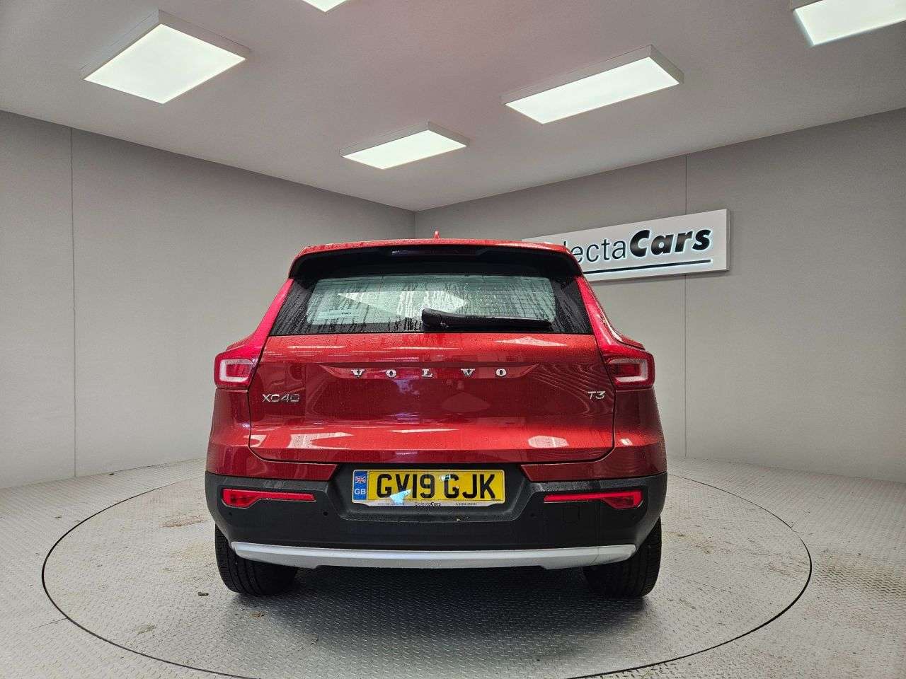 2019 VOLVO XC40 2019 VOLVO XC40