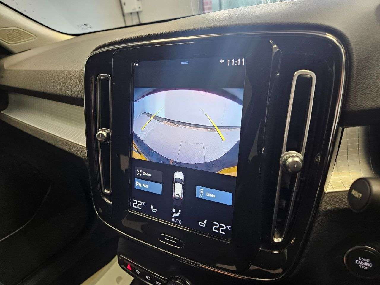 2019 VOLVO XC40 2019 VOLVO XC40