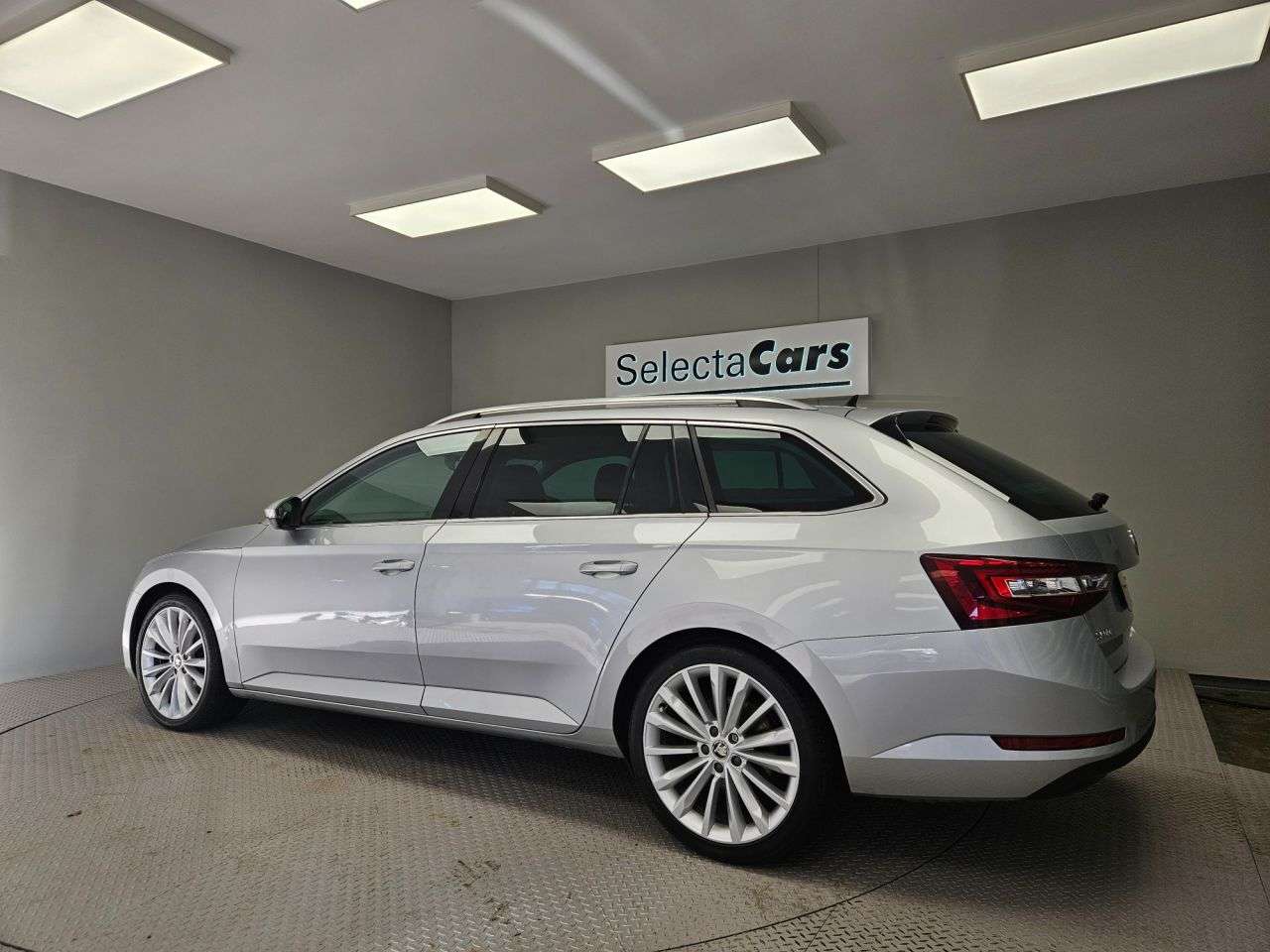 2018 SKODA SUPERB 2018 SKODA SUPERB