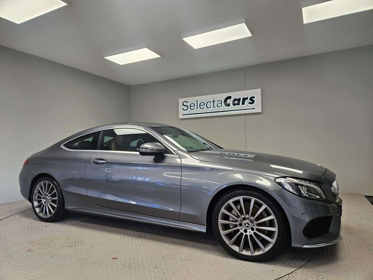 A 2017 MERCEDES-BENZ C-CLASS 2.0 C200 AMG Line Coupe 2dr Petrol Manual Euro 6 (s/s) (184 ps) A 2017 MERCEDES-BENZ C-CLASS 2.0 C200 AMG Line Coupe 2dr Petrol Manual Euro 6 (s/s) (184 ps)