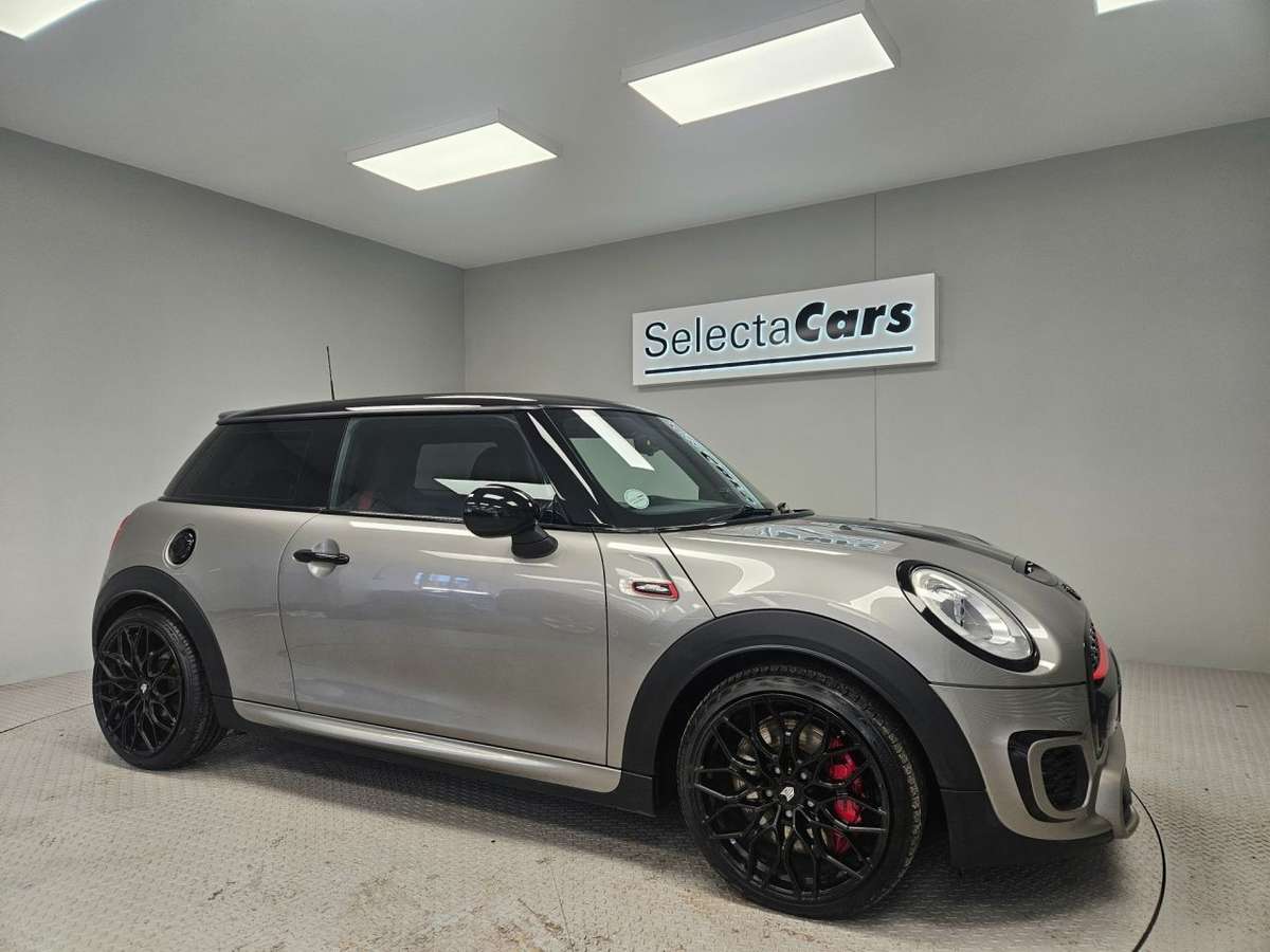Check out this Mini Hatch 2017 Petrol Automatic