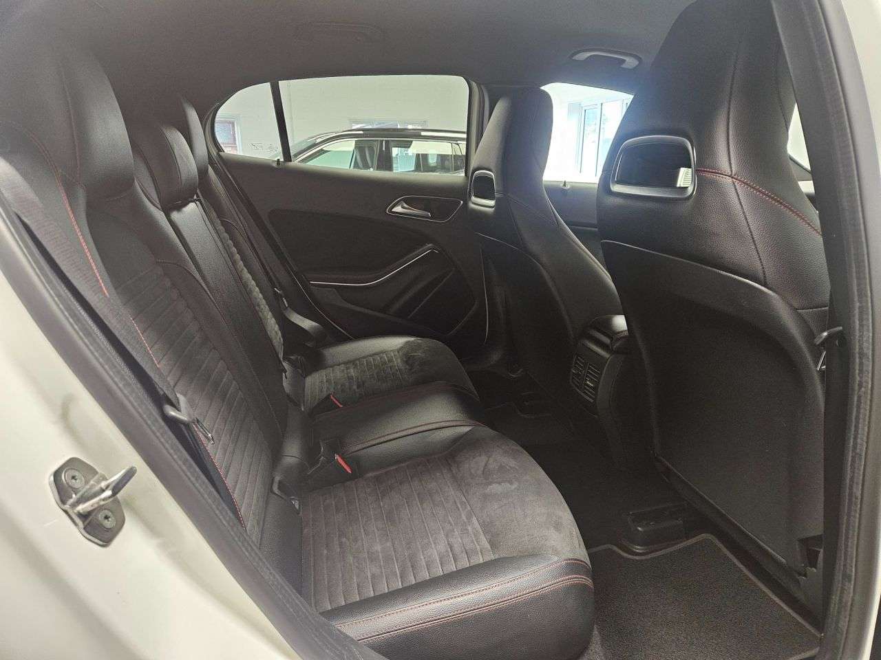 2018 MERCEDES-BENZ 180 2018 MERCEDES-BENZ 180