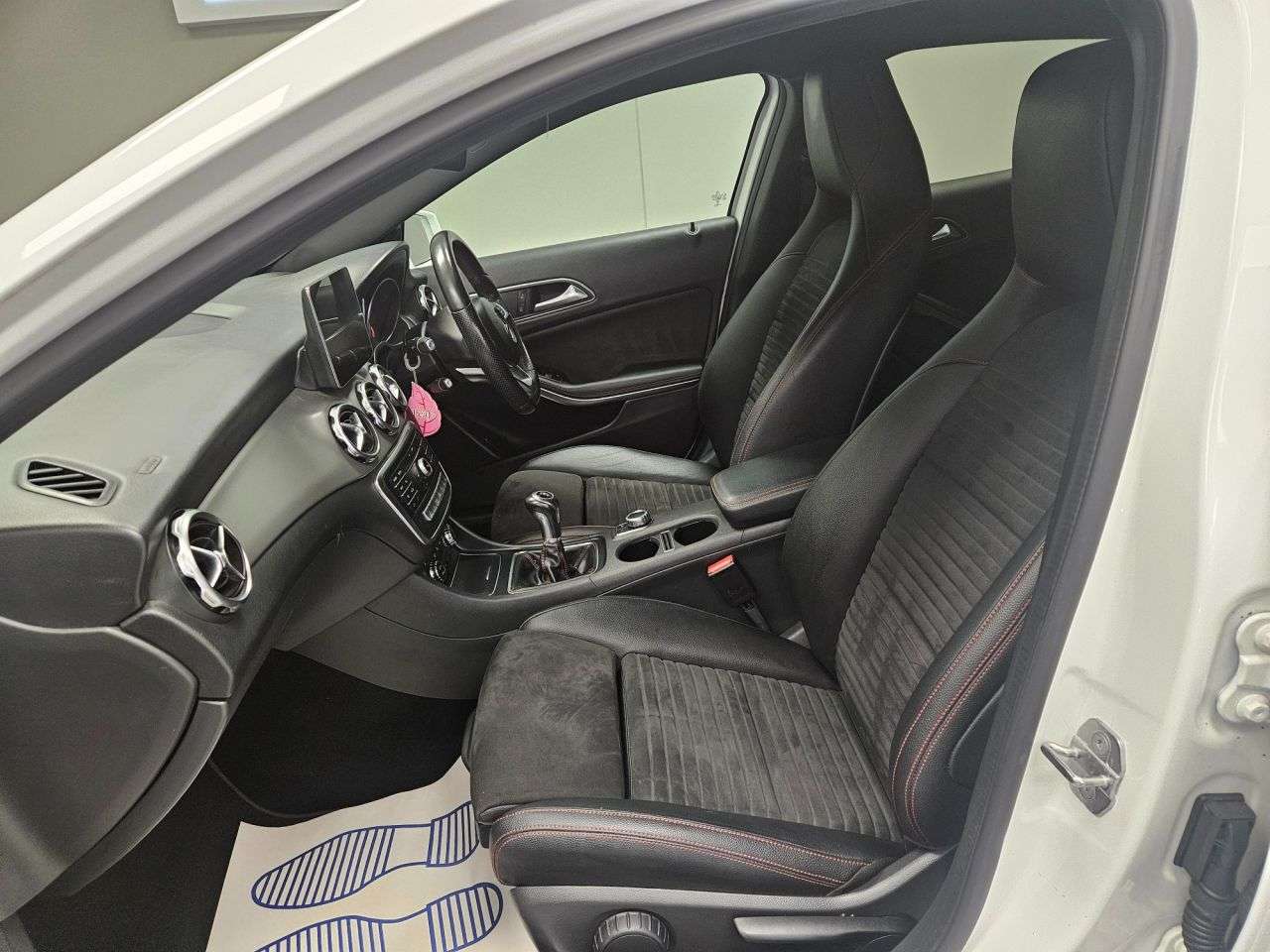 2018 MERCEDES-BENZ 180 2018 MERCEDES-BENZ 180