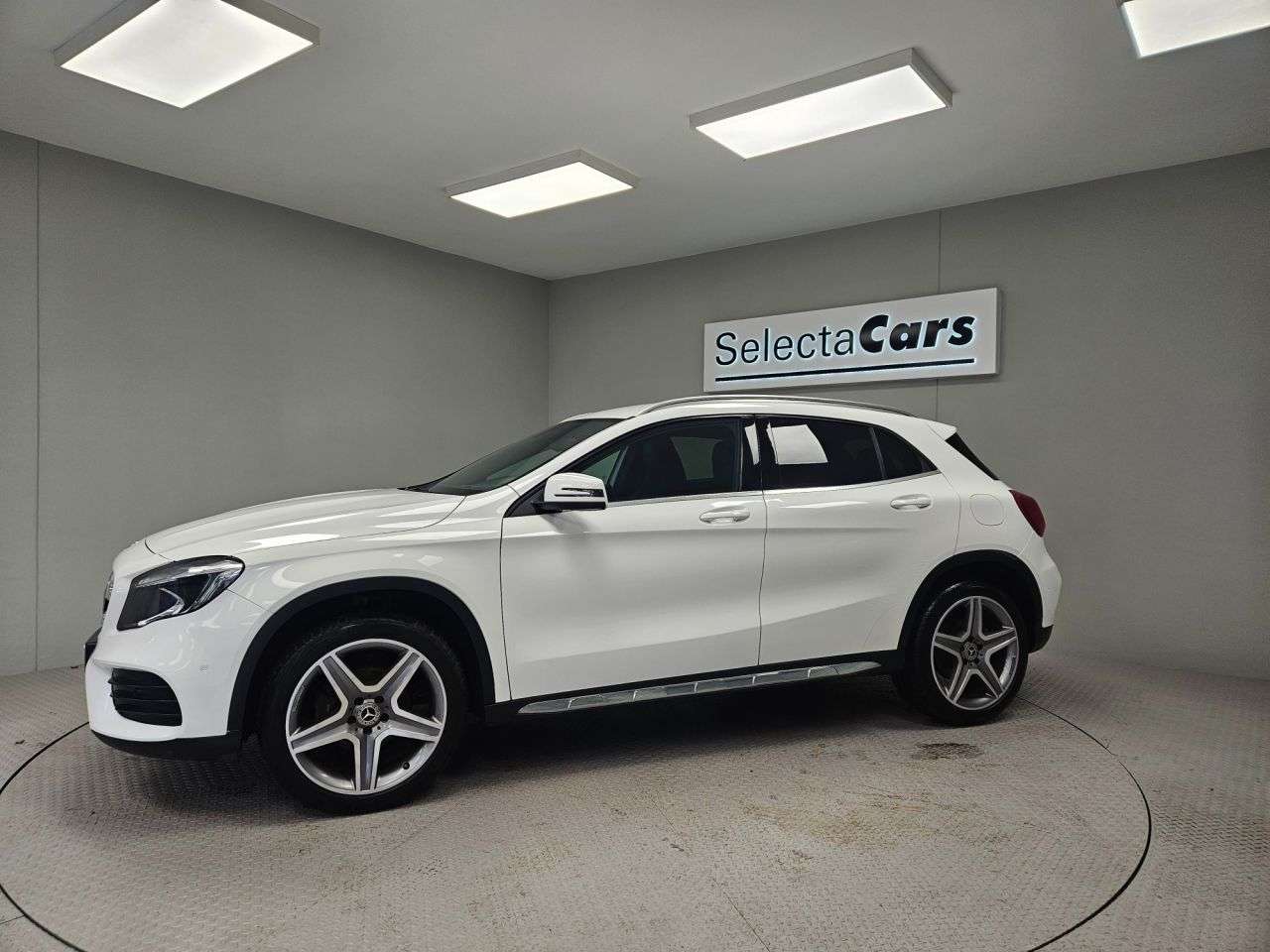 2018 MERCEDES-BENZ 180 2018 MERCEDES-BENZ 180