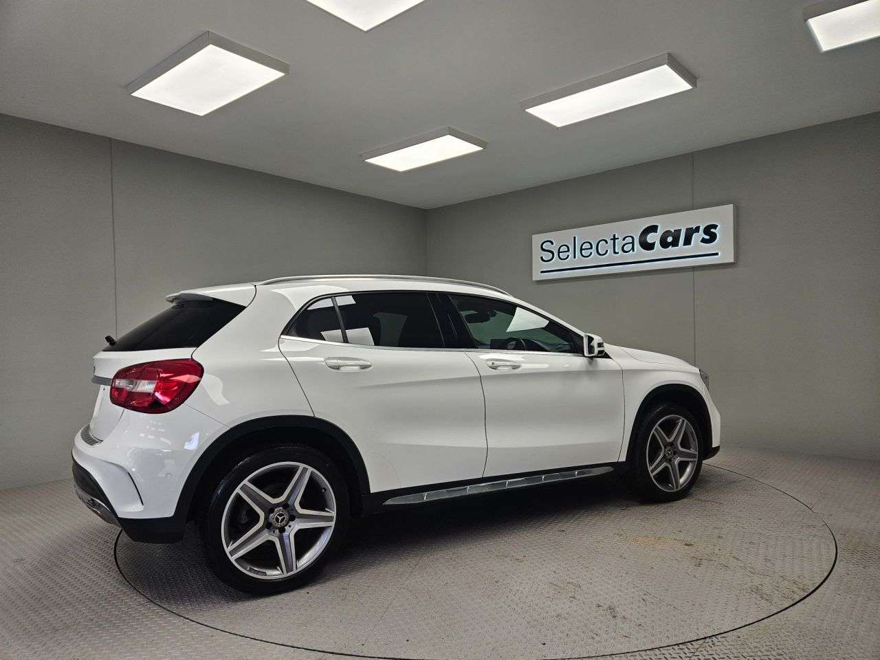 2018 MERCEDES-BENZ 180 2018 MERCEDES-BENZ 180