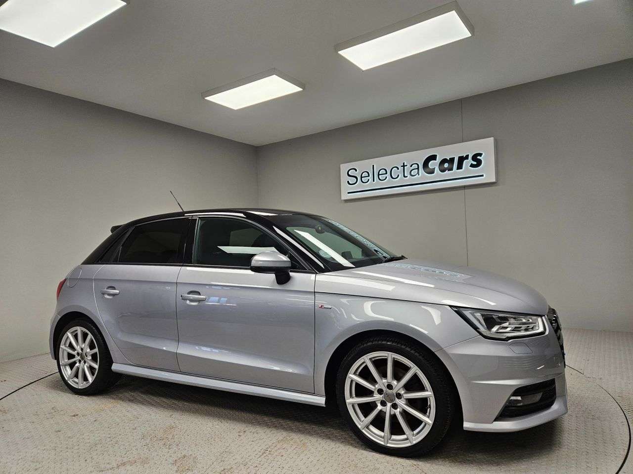 2016 AUDI A1 2016 AUDI A1