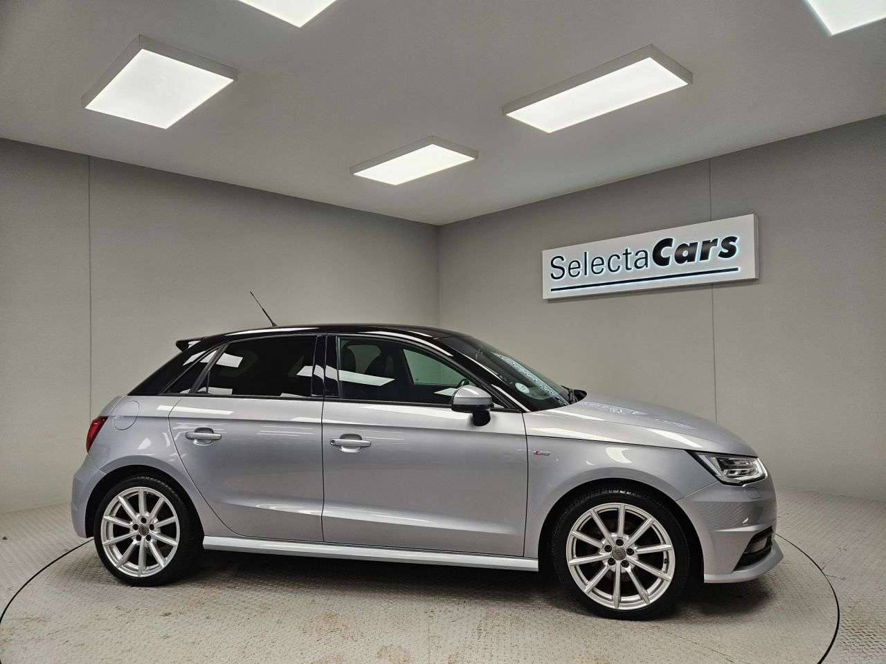 2016 AUDI A1 2016 AUDI A1