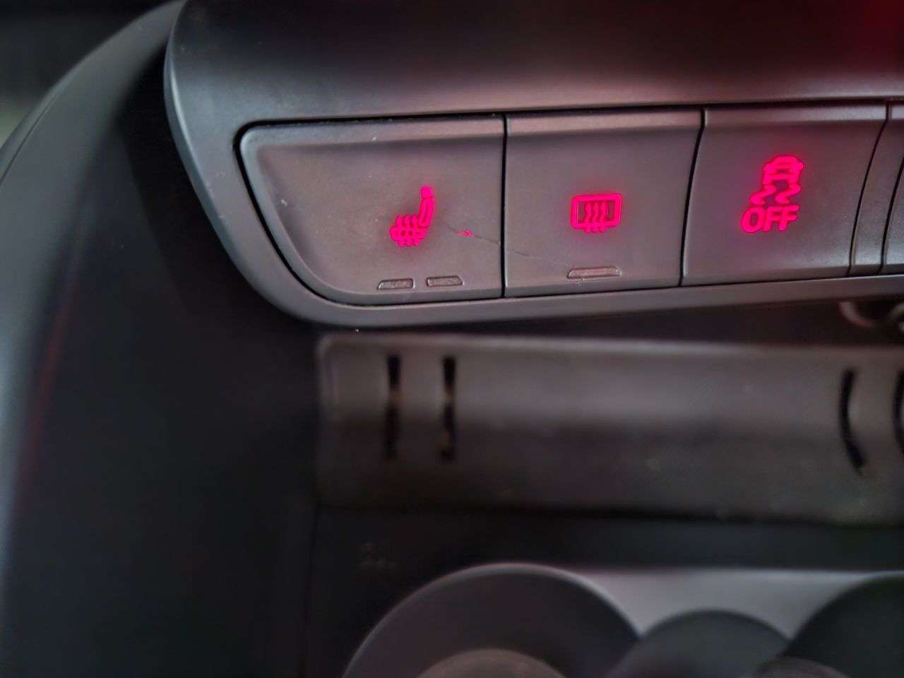 2016 AUDI A1 2016 AUDI A1